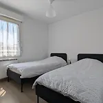 Apartman Pleasant Bright - And Pool View