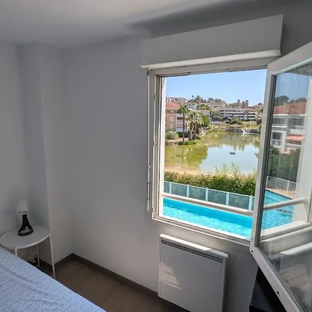 Pleasant Bright - And Pool View 아파트