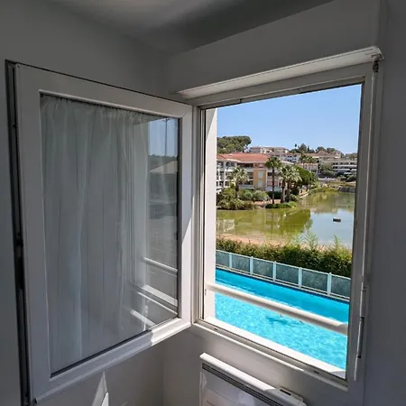 Pleasant Bright - And Pool View